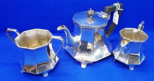52646. Verzilverd theeservies