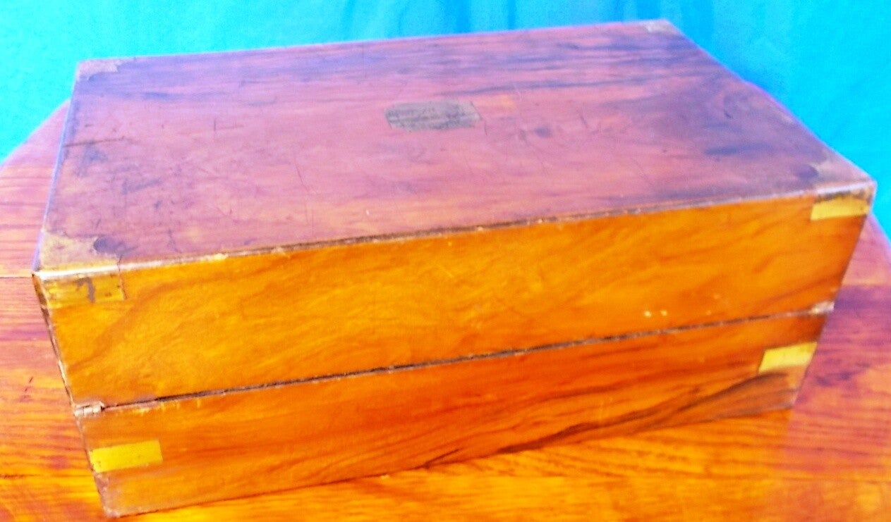 60796. Lapdesk, voorloper van de laptop