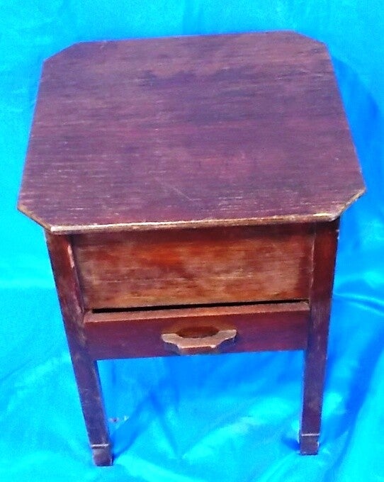 60803. Sewing Box (naaimand)