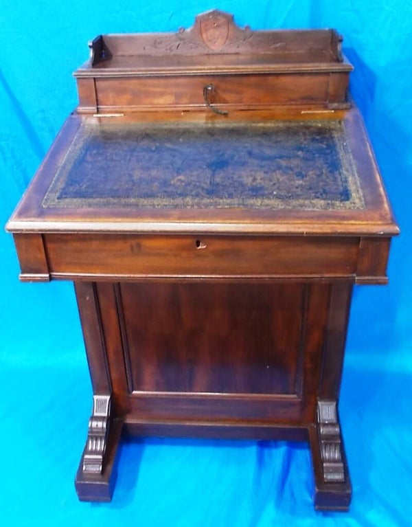 60829. Davenport bureau