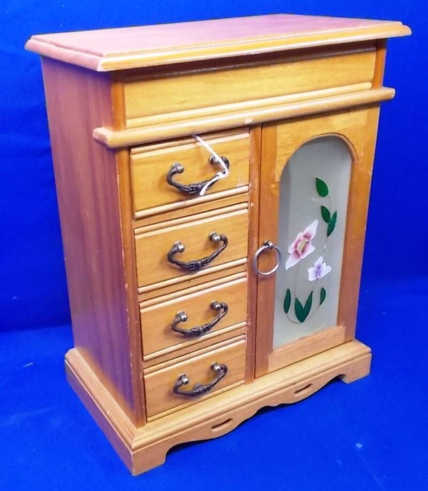 60833. Sieraden cabinet