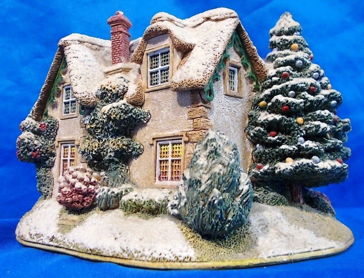 71905. Lilliput Lane, 'The First Noël'. VERKOCHT | Just-British