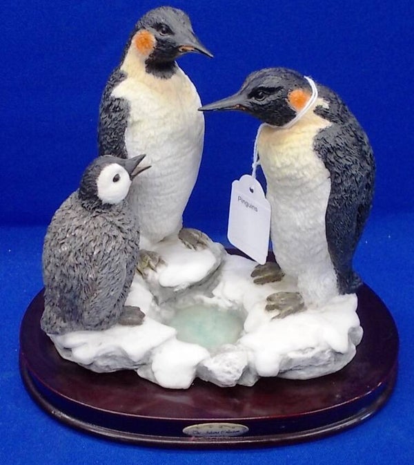 72270. Penguins