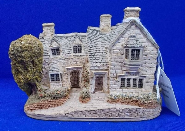 72319. Lilliput Lane, Moreton Manor