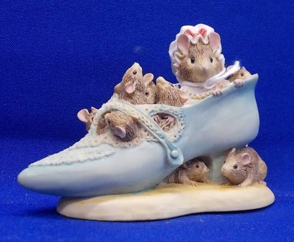 72357. 'Women who lived in an old shoe'