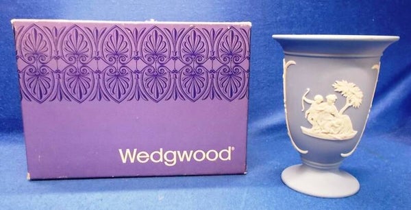 92379 Jasperware vaas van Wedgwood.     VERKOCHT