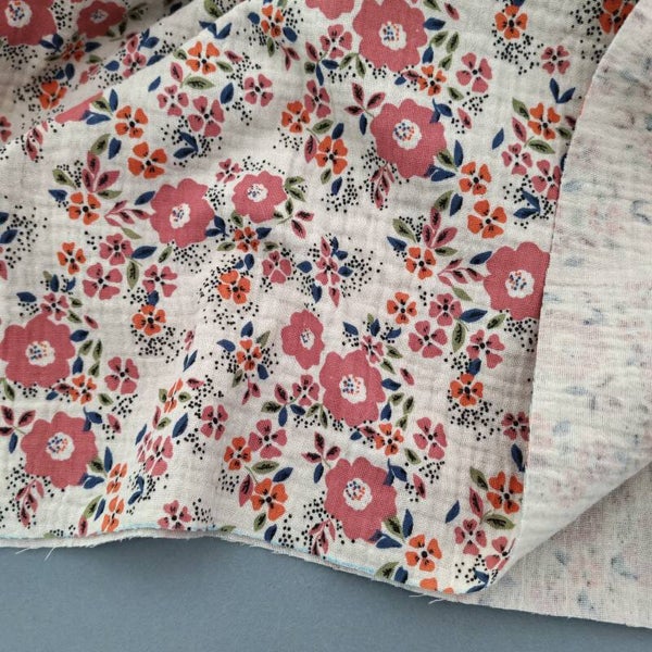 Tissu double gaze coton imprimé  Rosalie vendu par 50cm