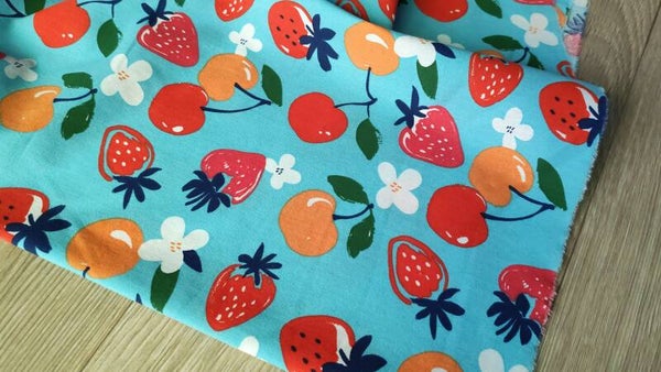 Tissu coton imprimé Fruits vendu par 50cm