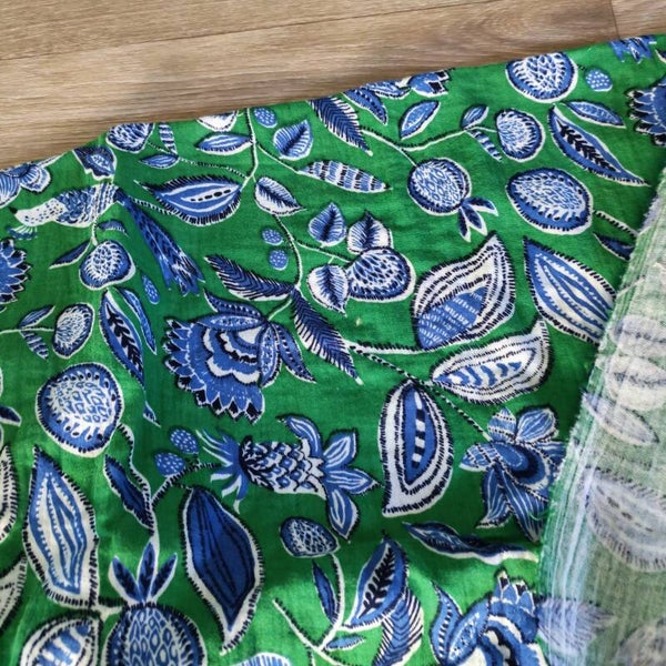 Tissu double gaze coton imprimé  Véronique vendu par 50cm
