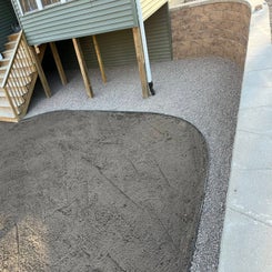 compact-and-rocks-standard-yqw5nl.jpg