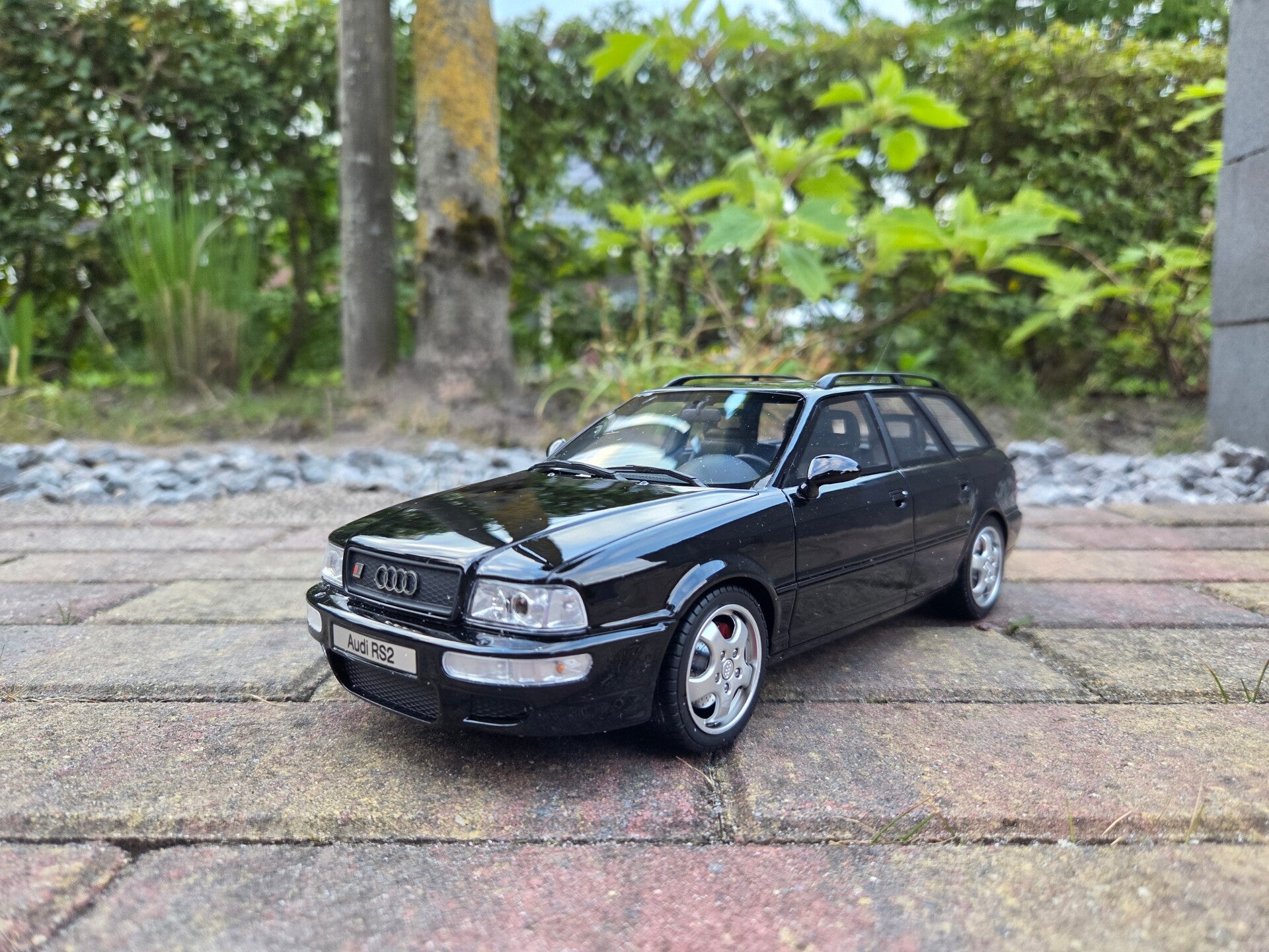 Ottomobile 1:18 Audi Avant RS2 (B4) Noir Brillant Vernis 1994 (OT831)