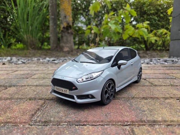 Ottomobile 1:18 Ford Fiesta ST200 Storm Grey 2016 (OT985)