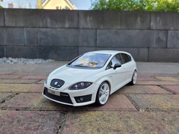 Ottomobile 1:18 Seat Leon MK2 Cupra R Candy White B9A 2010 (OT1332)