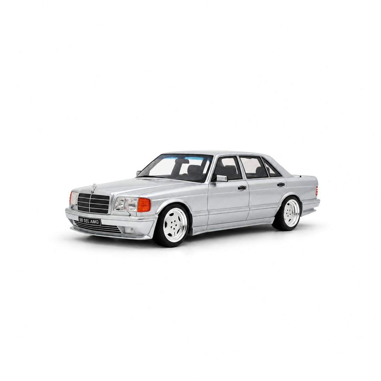 Ottomobile 1:18 Mercedes-Benz 560 (W126) 6.0 SEL AMG Brilliant Silver 1989 (OT1251)