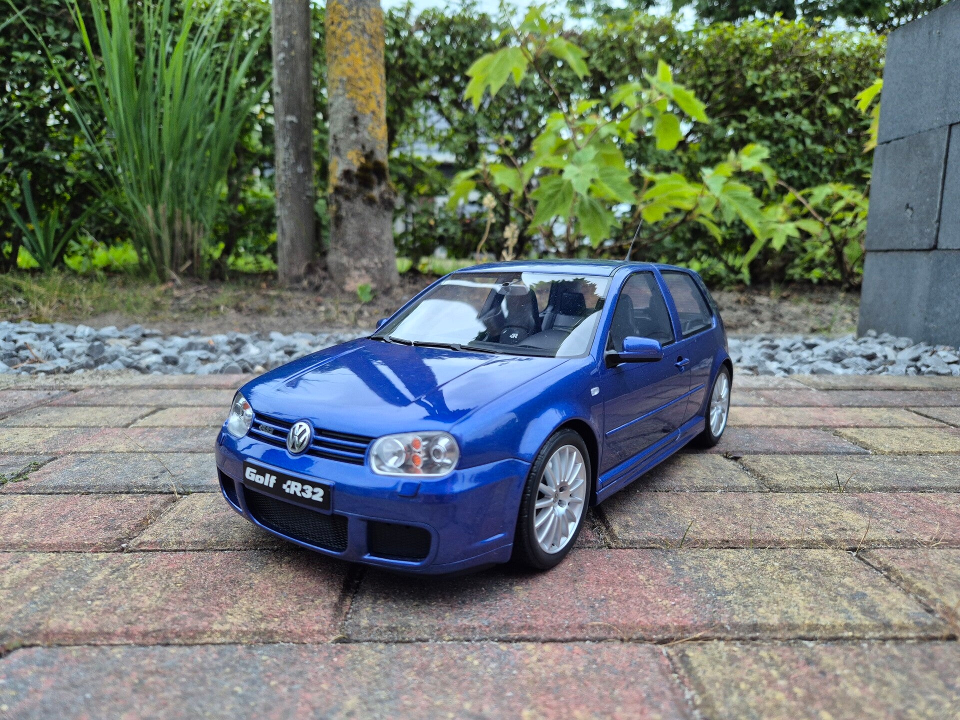 Volkswagen Golf IV R32