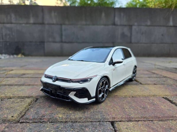 Ottomobile 1:18 Volkswagen Golf Mk.8 GTi Clubsport Pure White 2024 (OT1221)