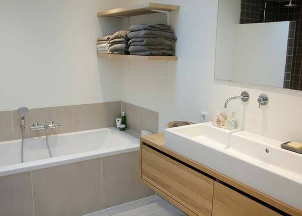 MODERN EIGENTIJDS BADMEUBEL