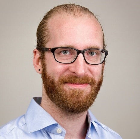 Portretfoto van burnout coach Sebastiaan Slokkers