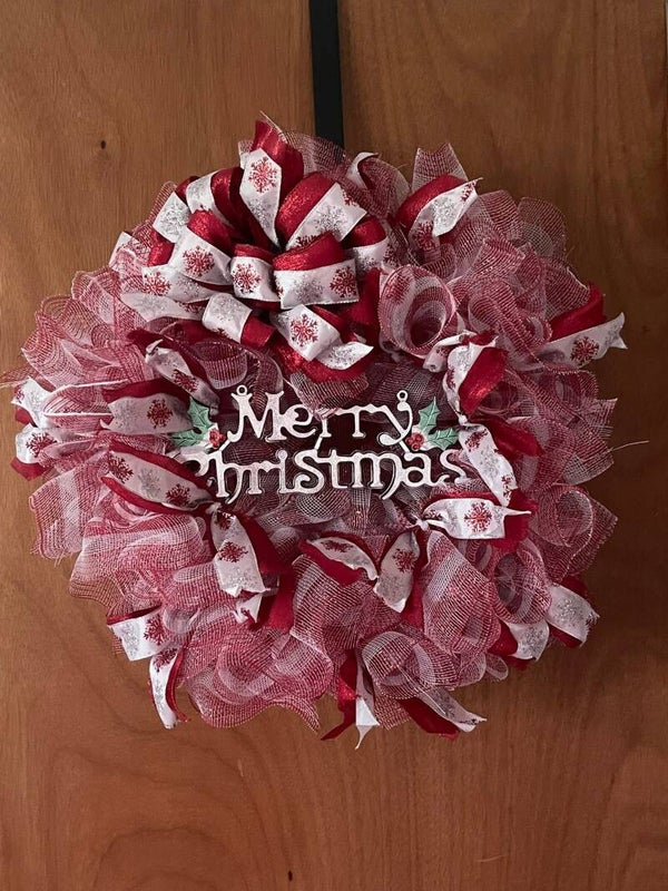 Red & White Snowflake Christmas Wreath