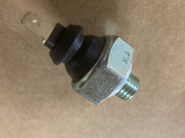 240526 / 501552 Oil pressure switch