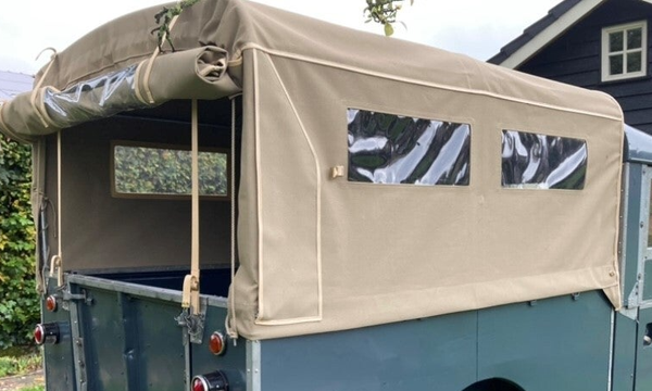 3/4 Hood and hoodsticks for 107/109" Series 1 - Sand - as new