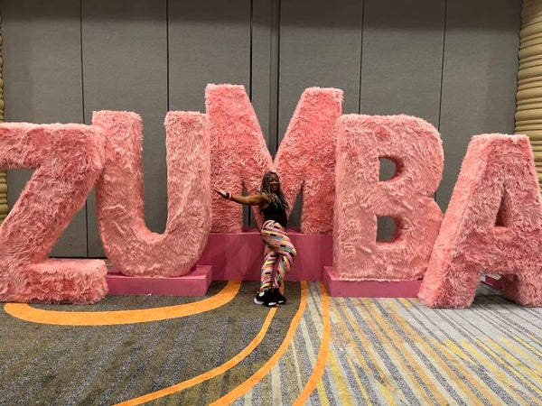 cours de zumba adulte en ligne 1h00 (réservation en ligne sur le calendrier merci)
