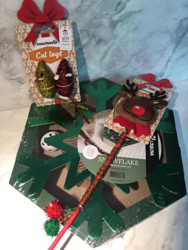 Krabkarton sneeuwvlok groen met kattenhengel rendier en 2 kerstmuizen