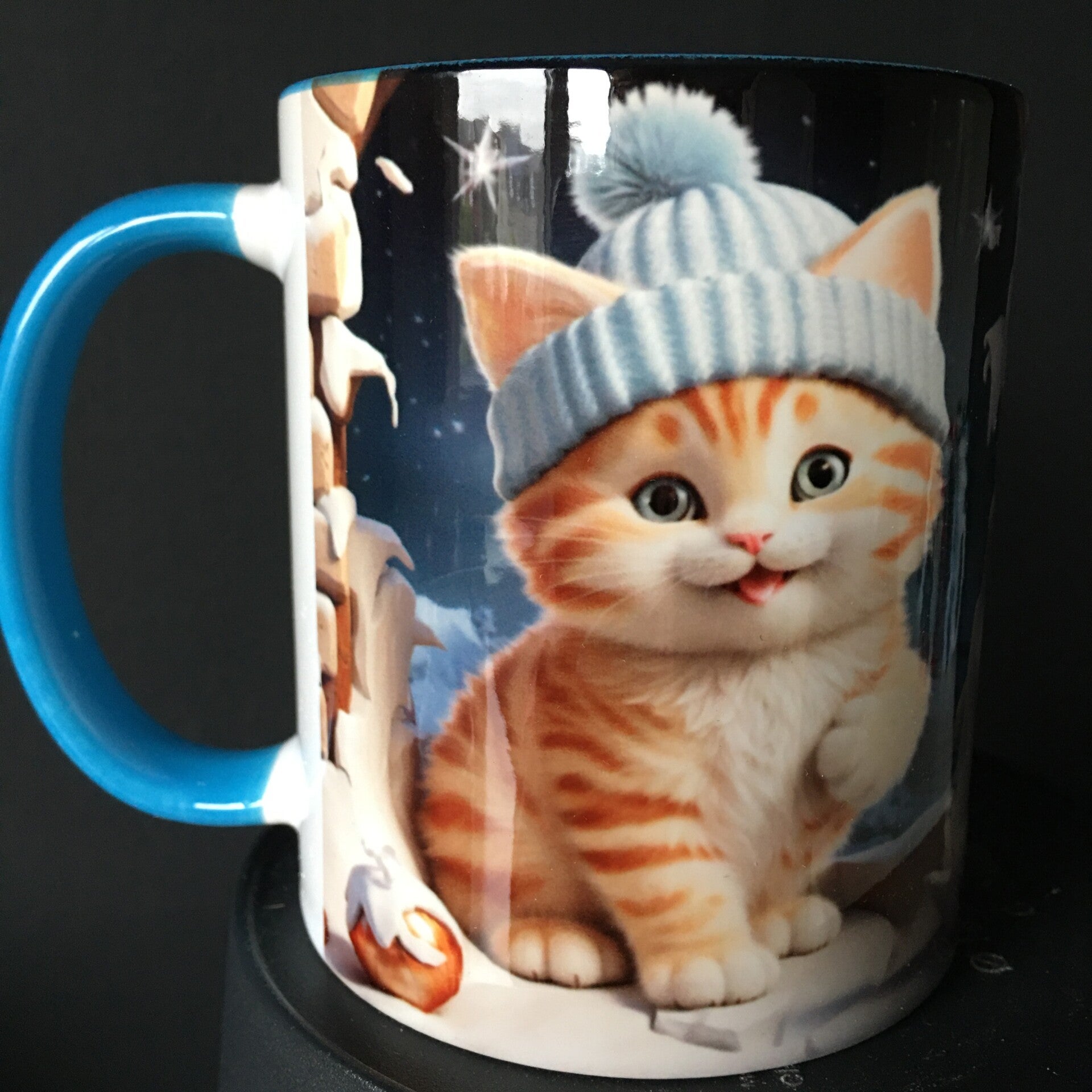 Mok vosje met blauwe muts