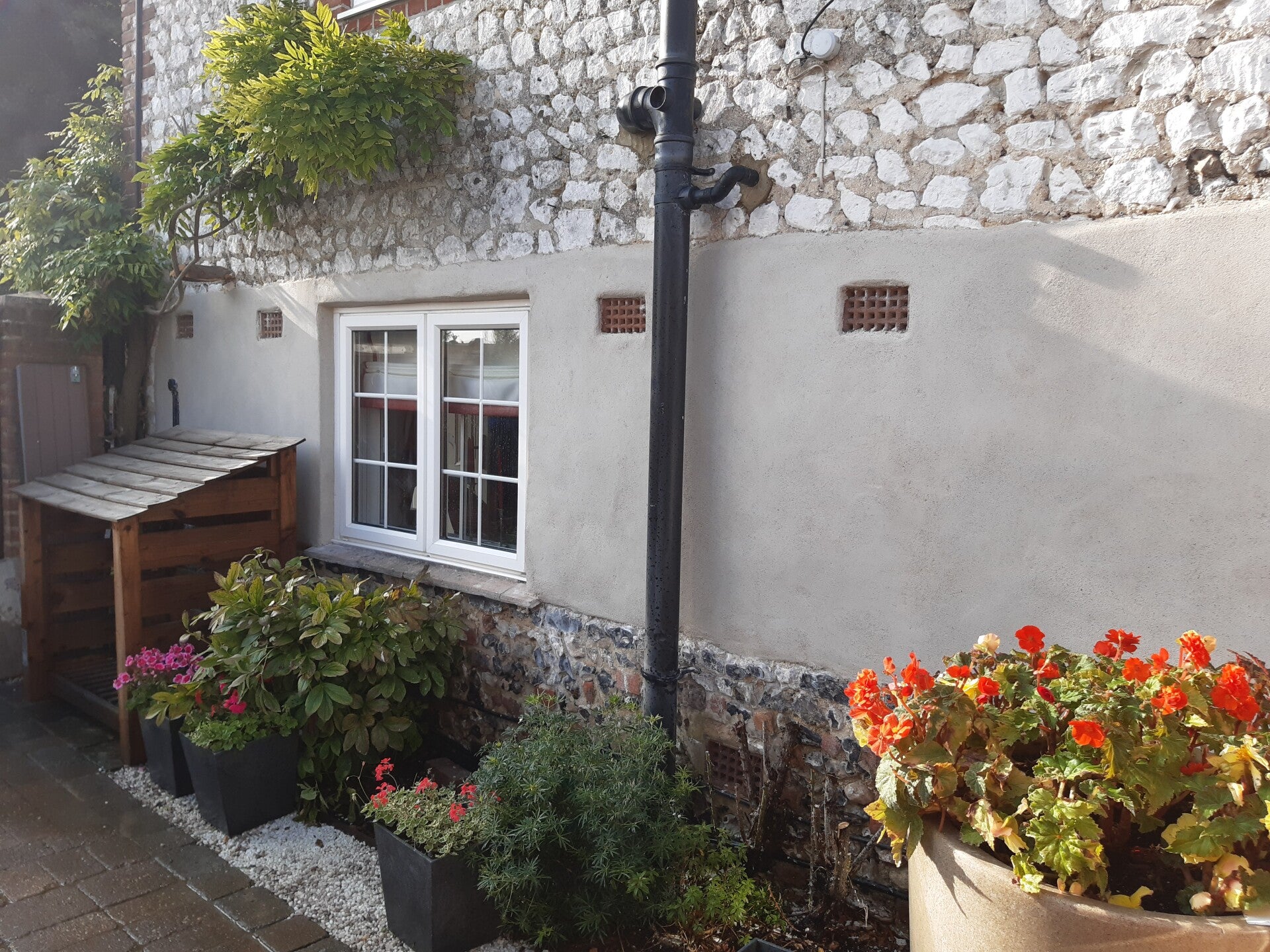 Traditional lime render on cottage