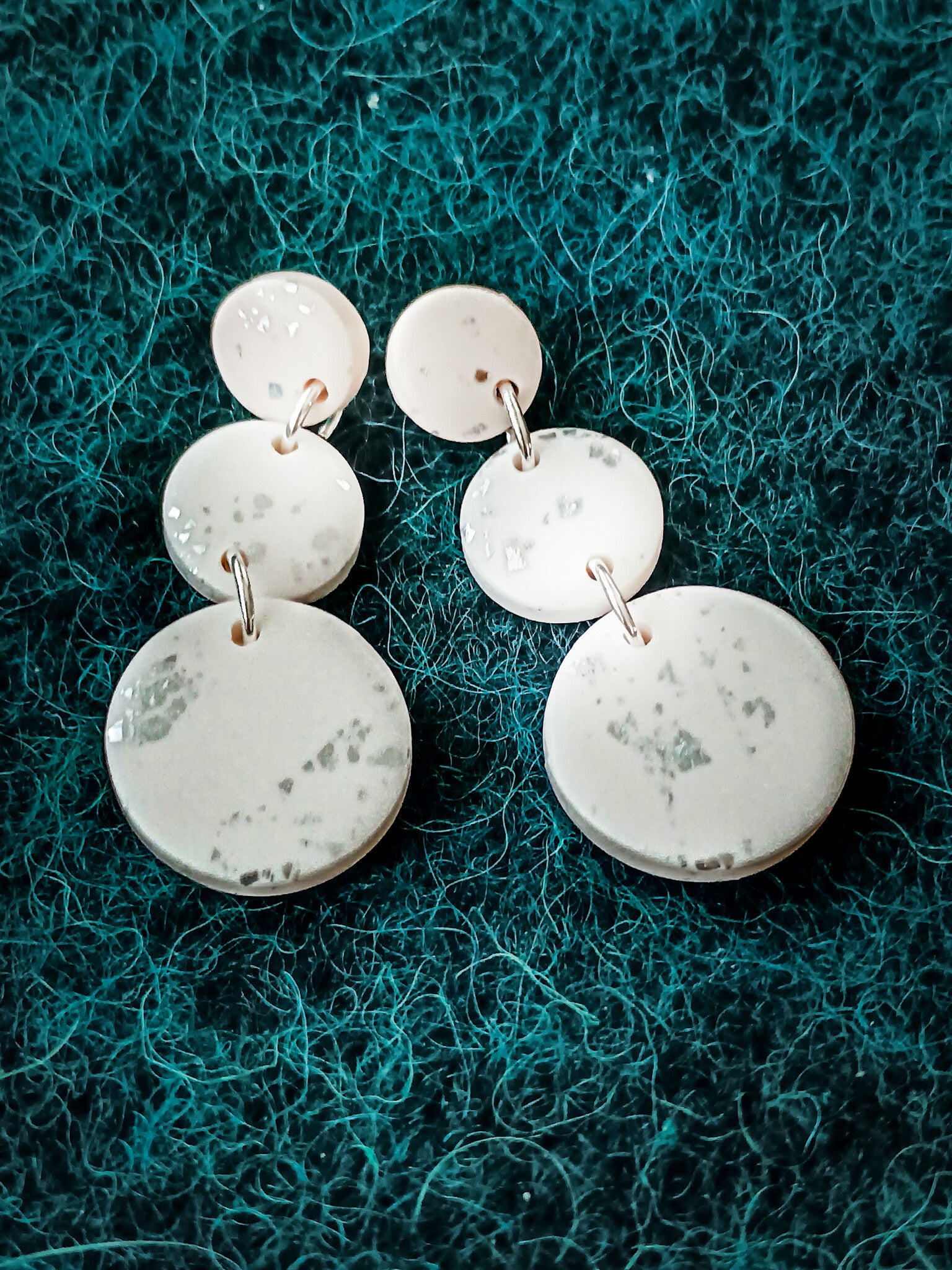 Triple Circle earrings in white