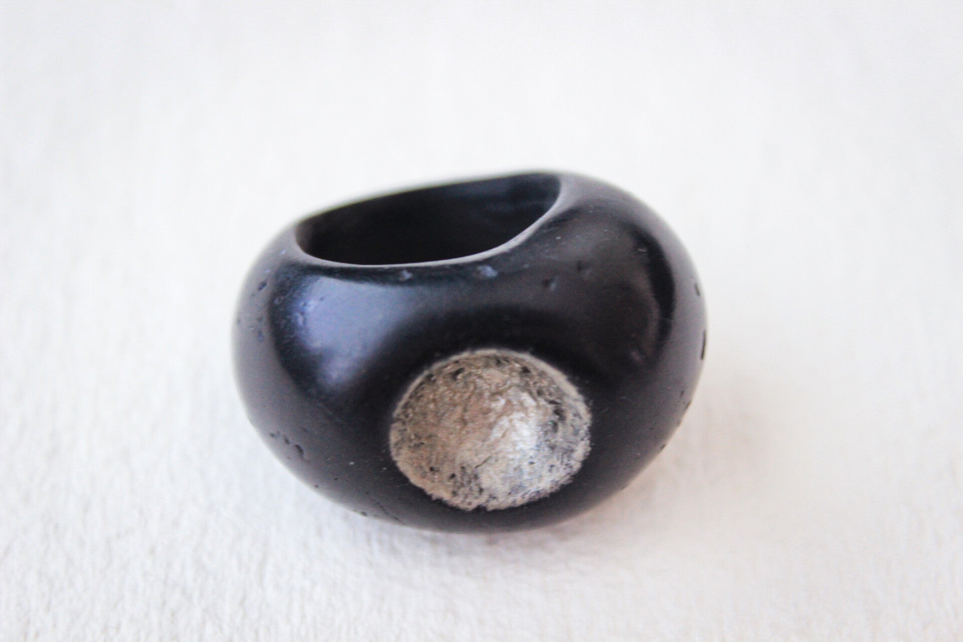 Organic form black ring