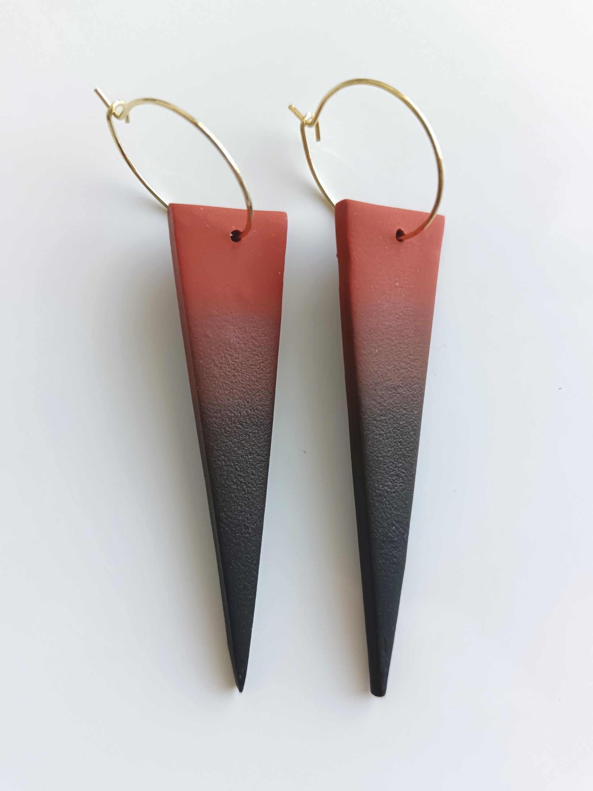 Colour gradient long triangles