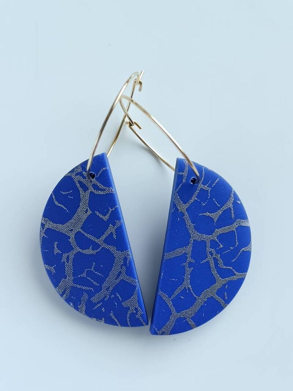 Half Moon earrings in blue