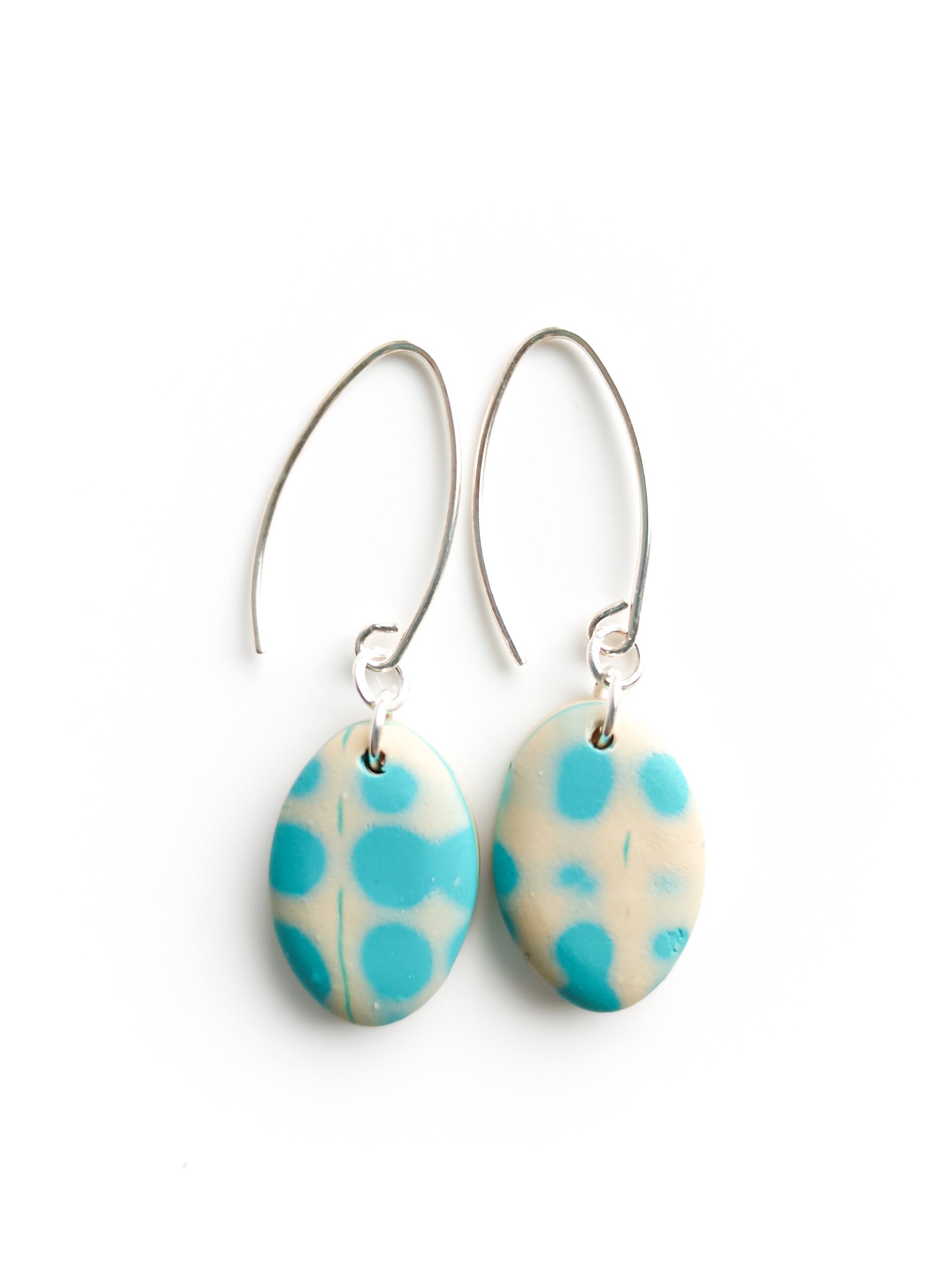 Distorted Lines small oval dangle earrings in beige and turquoise