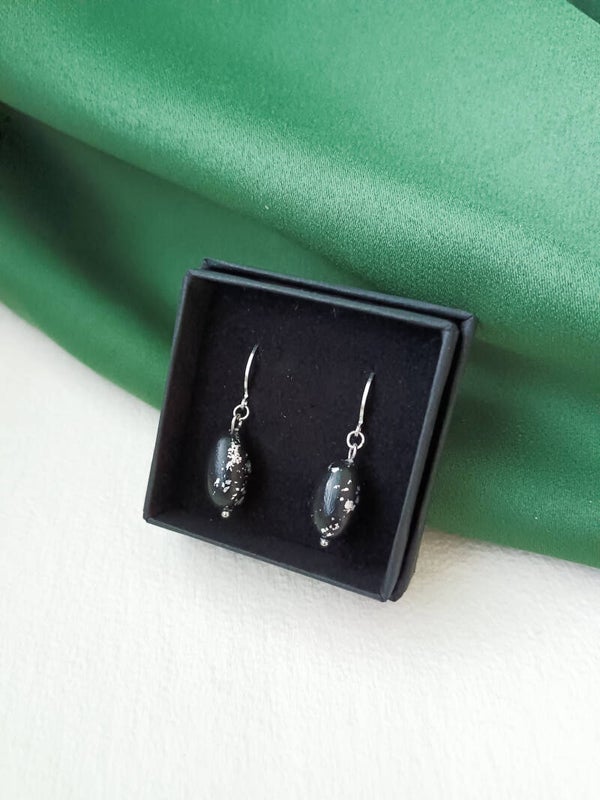Small oval bead earrings in black and silver