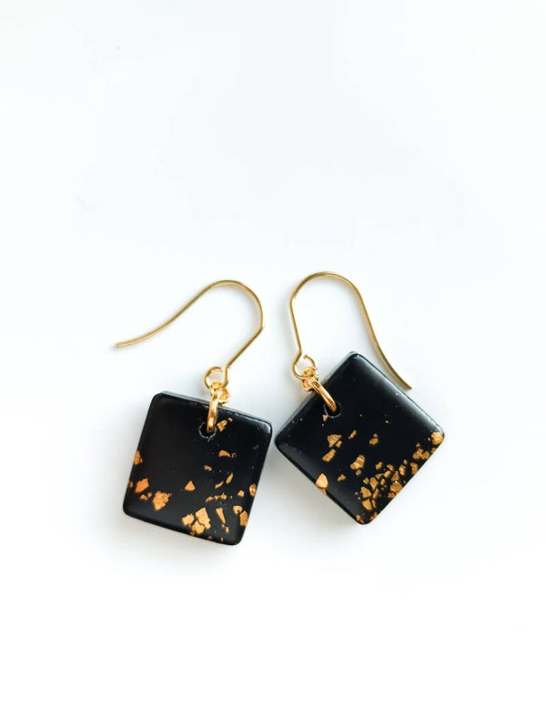 Small elegant square earrings in black