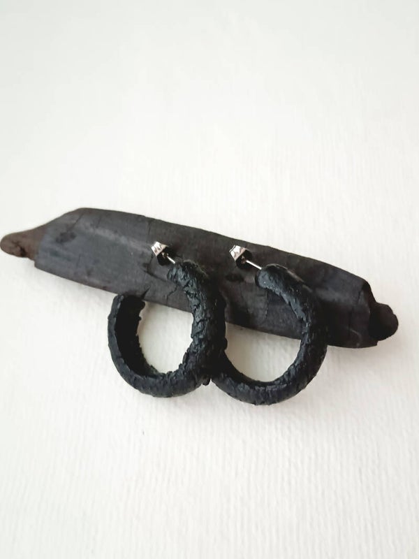 Small rustic hoops — black