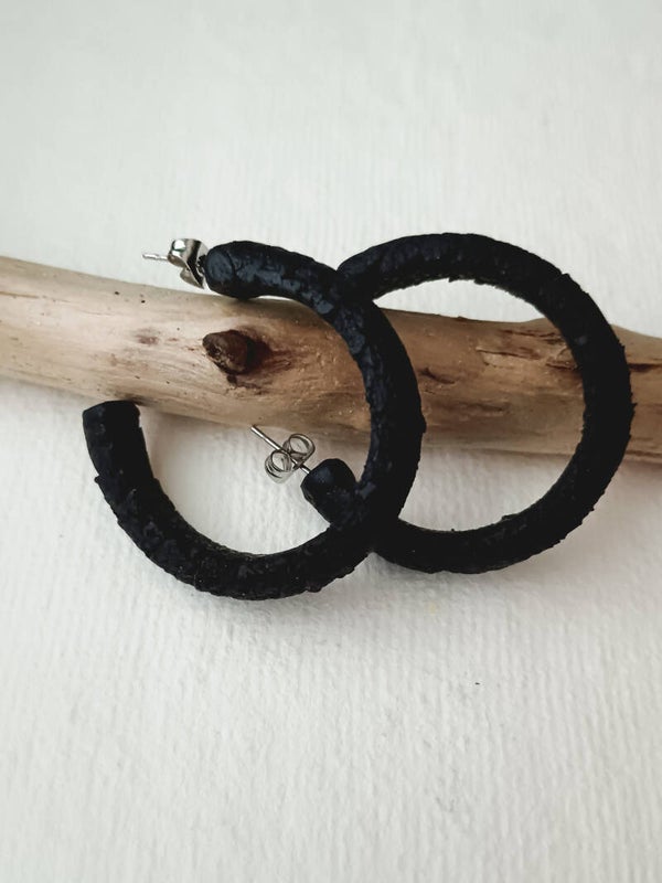 Rustic hoops — black