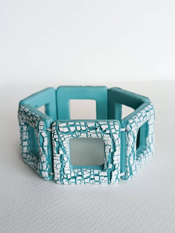 Unique crackle bracelet