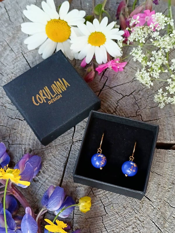 Small round bead earrings in blue