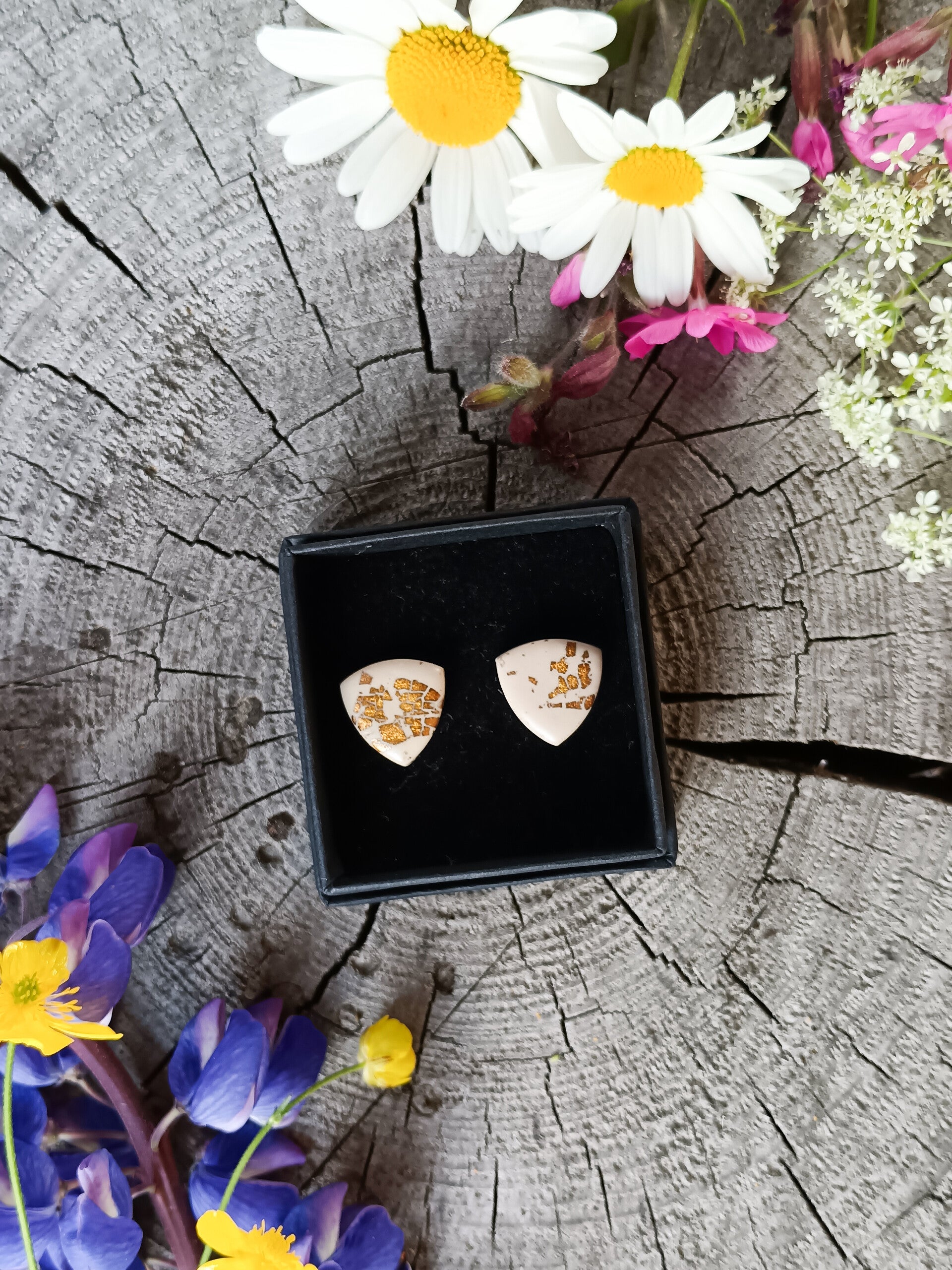 Cream and gold triangle stud earrings