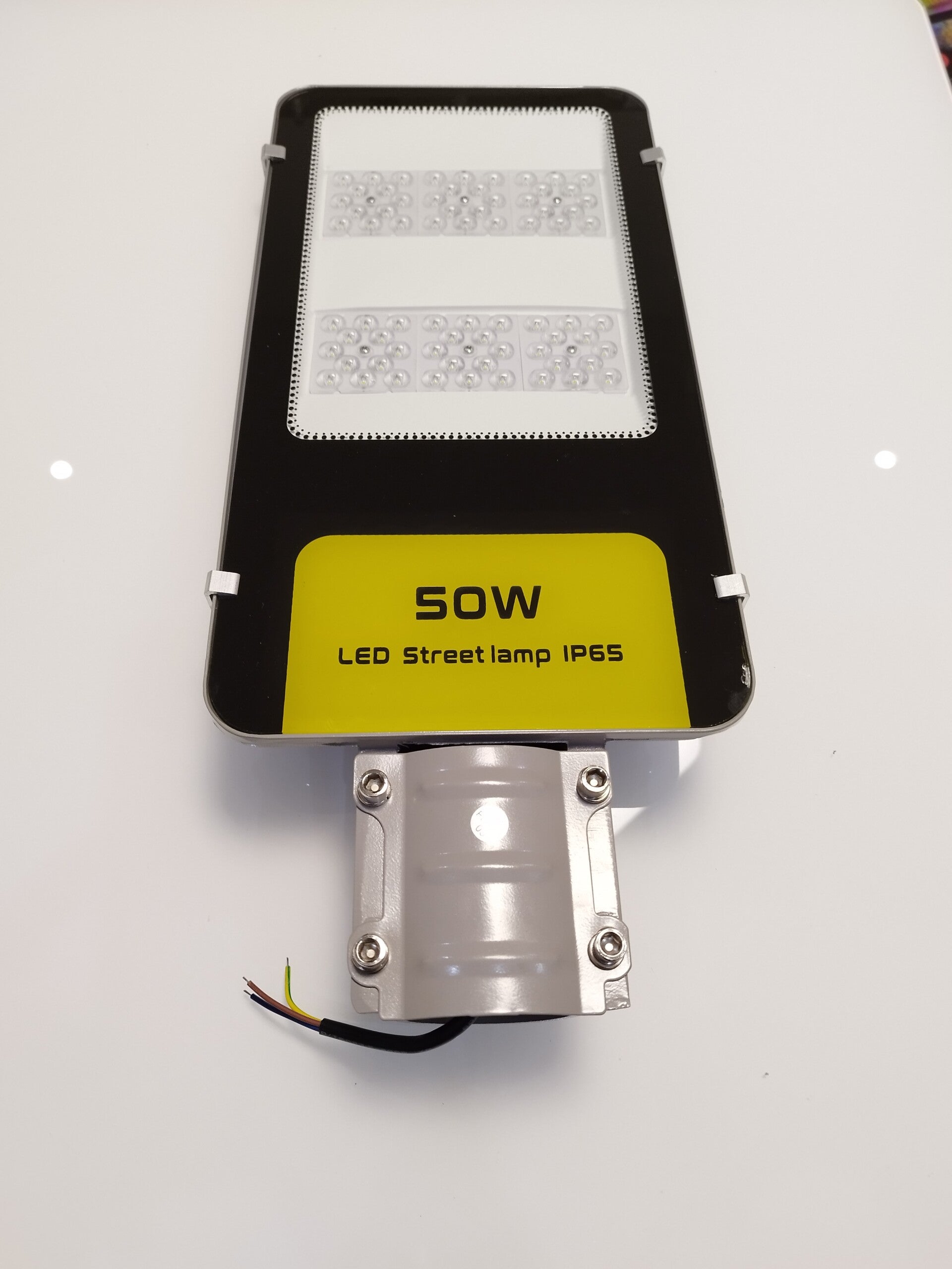 LED Straßenbeleuchtung 50W-100W inkl. Wandhalterung
