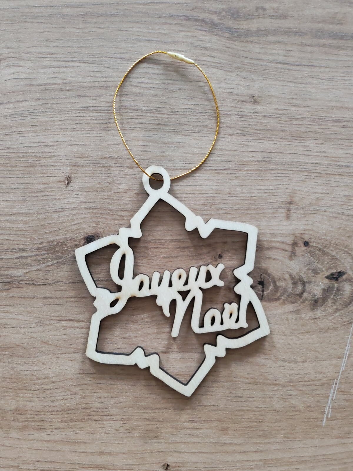 Boule de Noel forme de flocon de neige