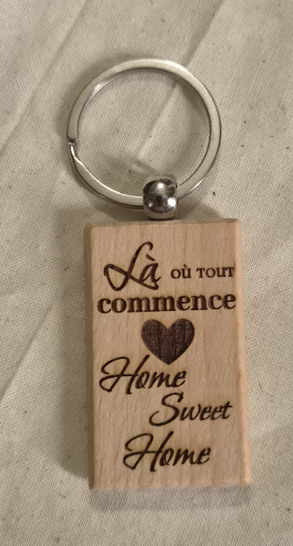 Porte-clés en bois gravé