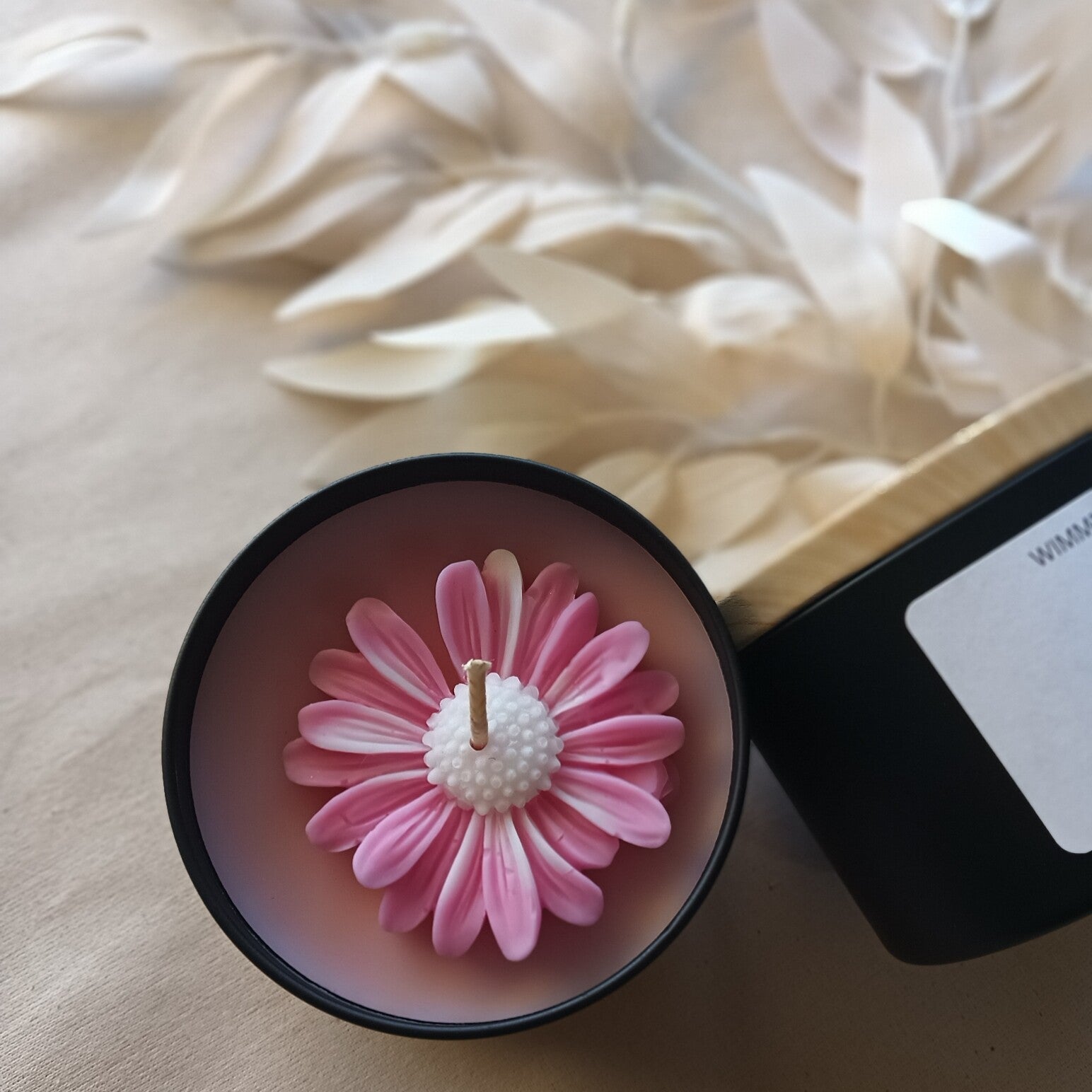 Flowerbomb Tin
