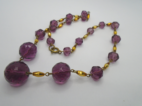 Pretty Vintage Art Deco Faceted Amethyst Glass & Gold Bead Metal Links Necklace.