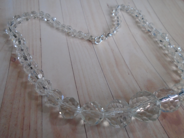Splendid Vintage Clear Crystal Round Faceted Graduated Glass Beaded Restrung Sterling Silver Necklace.
