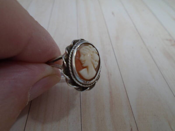 Elegant Vintage Sterling Silver Cameo Ring 1979 ~ UK Hallmarks