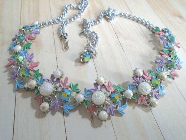 Colourful 1950/60's - Rhine Stones Necklace.