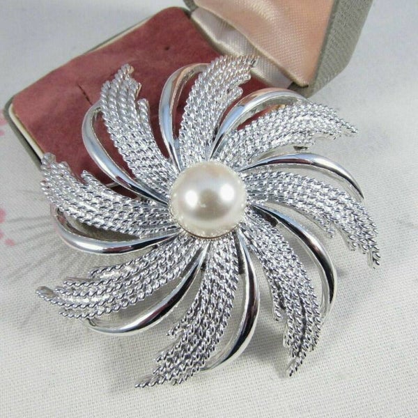 Vintage 1960's Signed Sarah Coventry Silvery Sunburst Pinwheel Brooch Pin